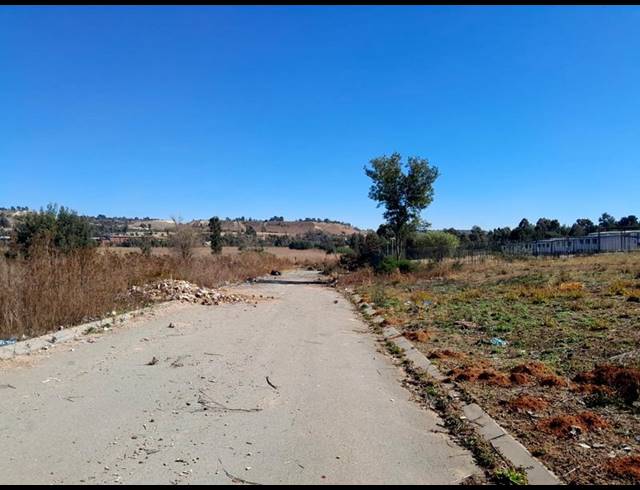 LAND FOR SALE IN FLEURHOF